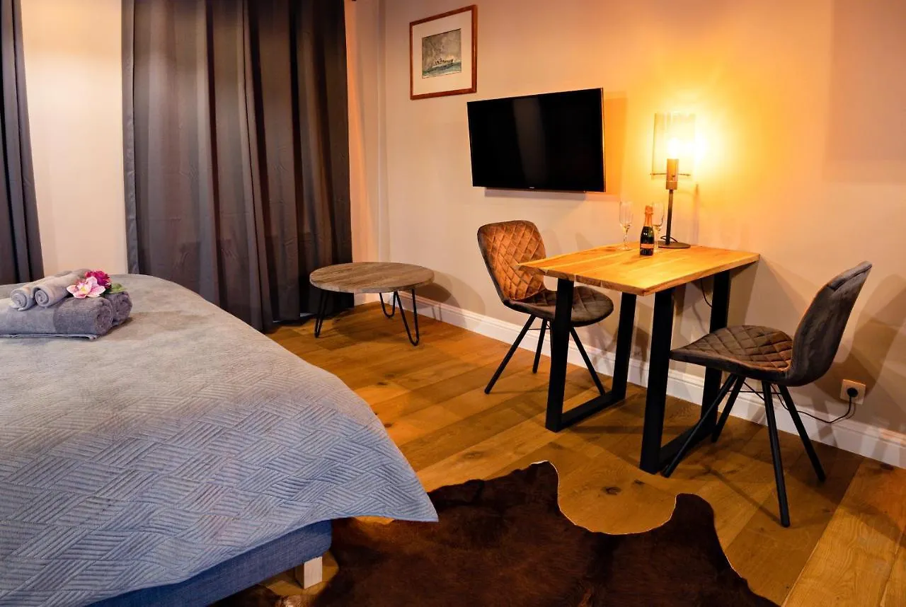 아파트 Luxury Suites Ambassador 안트베르펜