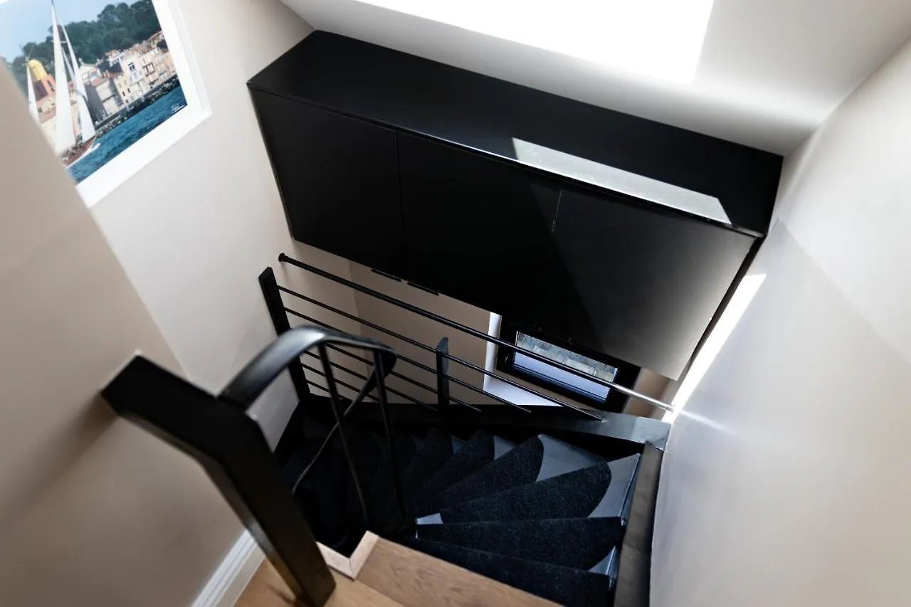 Luxury Suites Ambassador アントウェルペン 0*,